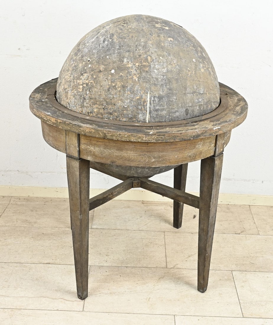 Antique globe (attic find): Rare 18th-century, very large globe. Attic find. Dimensions: Ø 64 cm. Unfortunately illegible. Weathered. In fair/reasonable condition.
