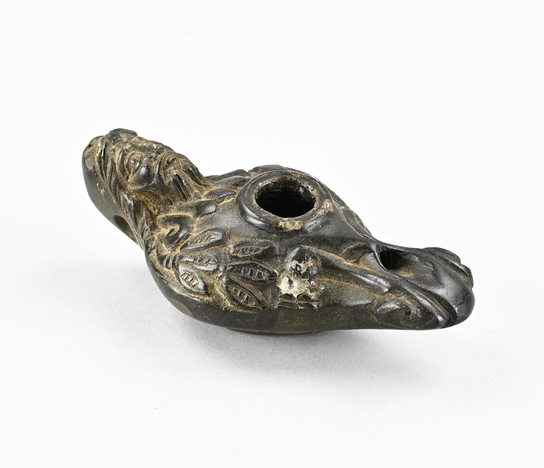 Persian oil lamp: Antique Persian natural stone oil lamp with a Persian man's head with a beard. Dimensions: 4 x 12.2 x 6.3 cm. In good condition.