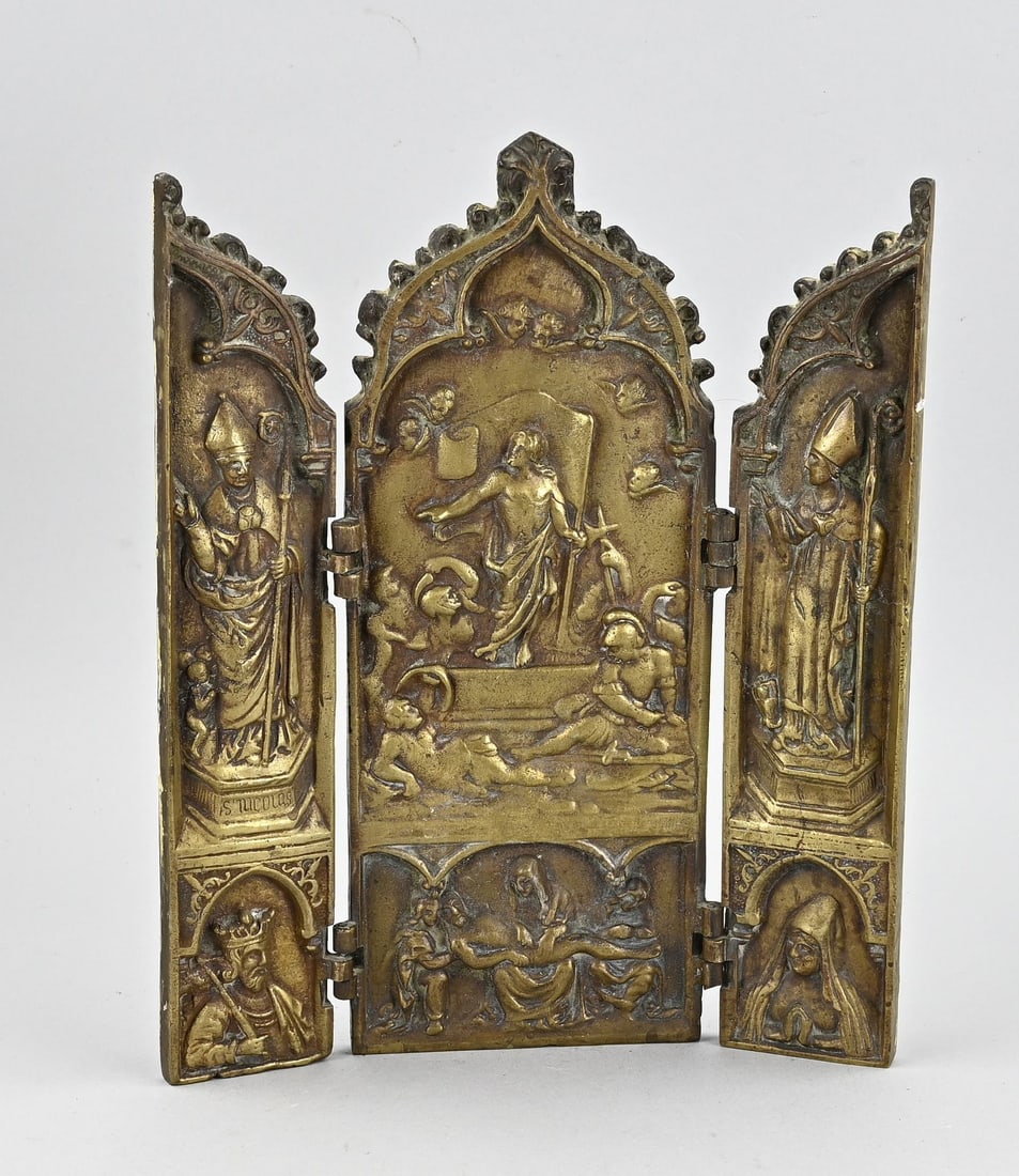Bronze triptych icon (France): 19th-century bronze triptych icon with religious scene. France. Dimensions: 32 x 27 cm. In good condition.