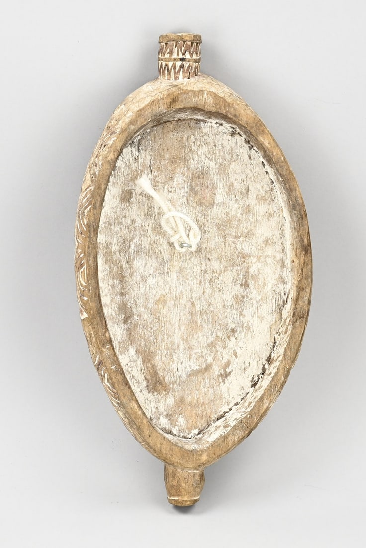 Asmat shield - 2