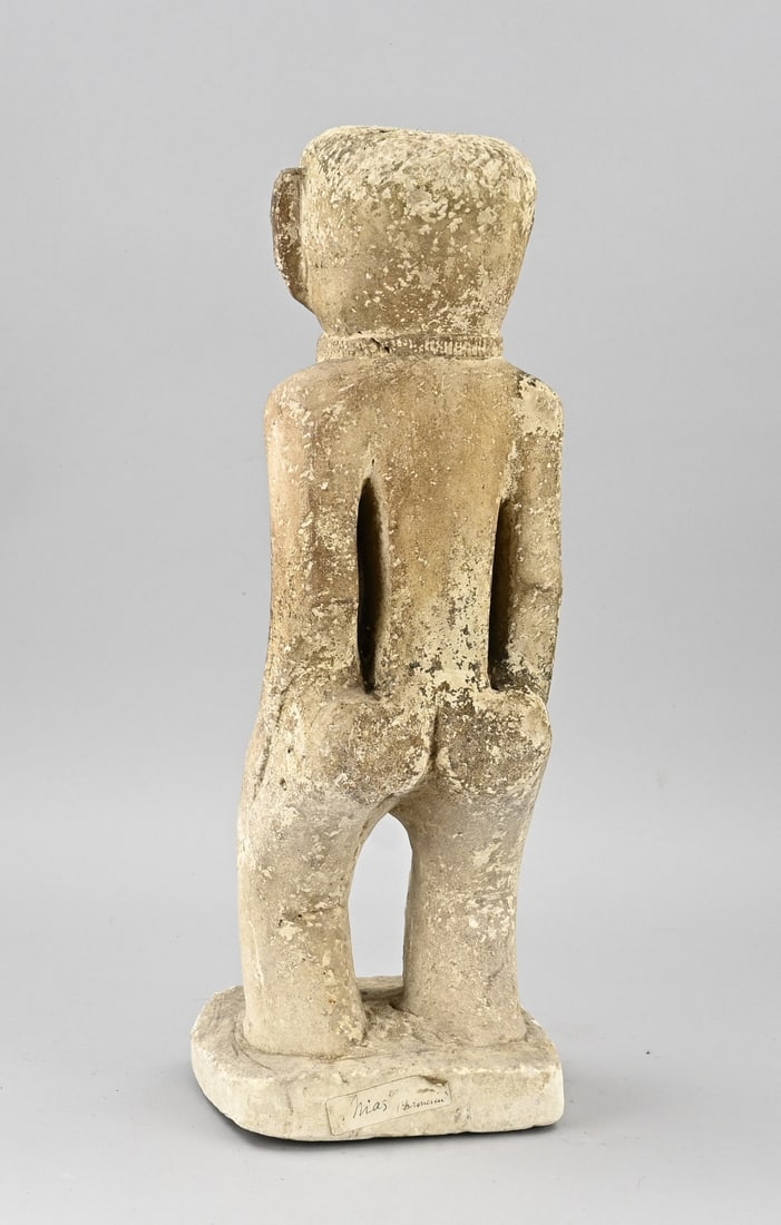 Asmat figure (limestone) - 2