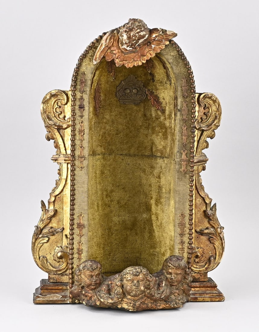 Gilded altar, 1700 (1 of 2)