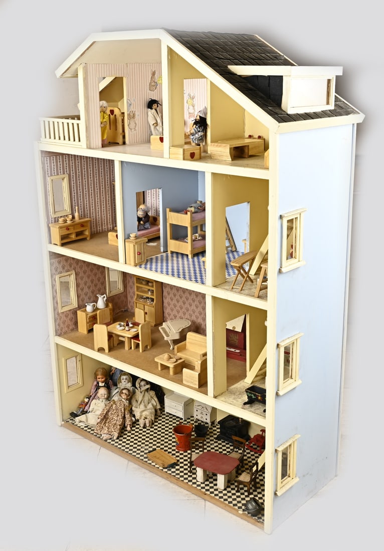 Dollhouse + accessories - 3