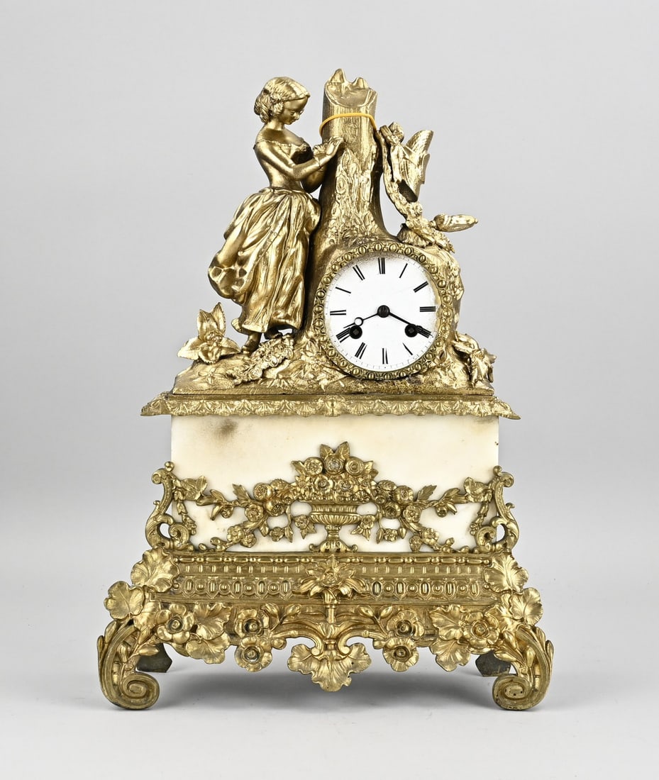 Charles Dix pendulum, 1840: Antique French Charles Dix bronze pendulum clock with Carrara marble. Circa 1840. Eight-day movement, half-hour strike + string pendulum. Dimensions: H 44 cm. Dial damaged, clock case touched up. In