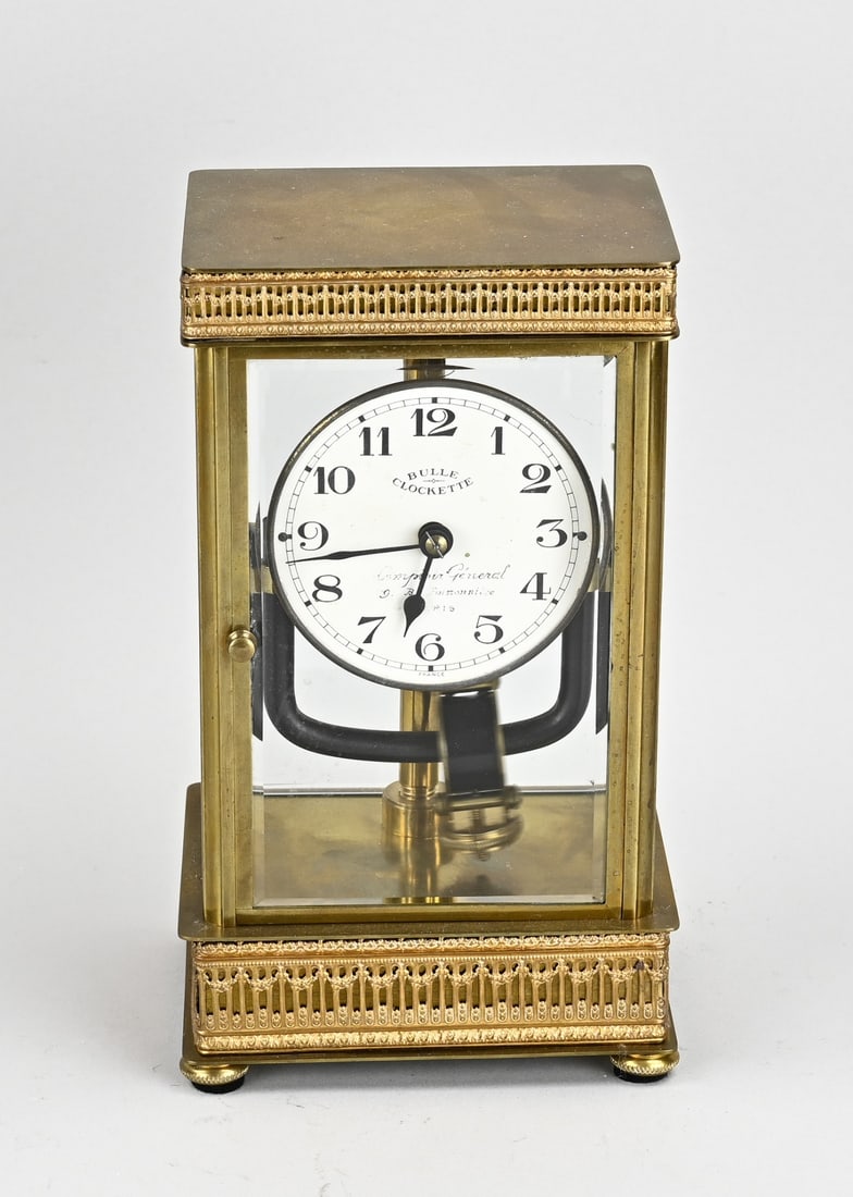 Electric bull clock: Antique French electric bull clockette, Comptoir General Paris. Dimensions: 24 cm. In good condition.
