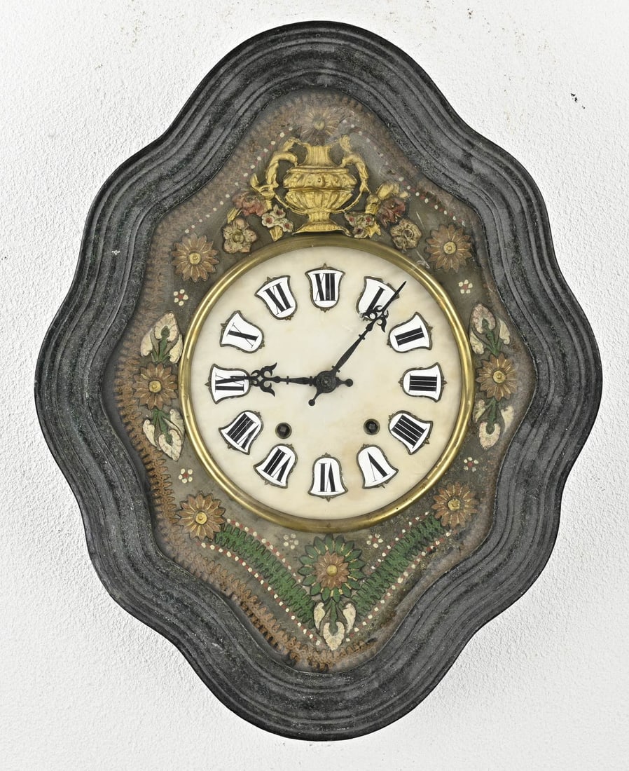Oeil-de-boeuf clock: 19th-century French oeil de boeuf wall clock with eight-day movement and half-hour strike. Dimensions: 61 x 48 x 20 cm. In good condition.