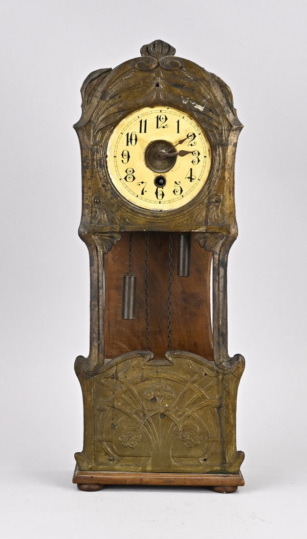Mini grandfather clock, H 43 cm.: Antique walnut miniature grandfather clock with floral decoration. Circa 1900. Dimensions: H 43 cm. Not tested. Pendulum is missing. In fair/good condition.