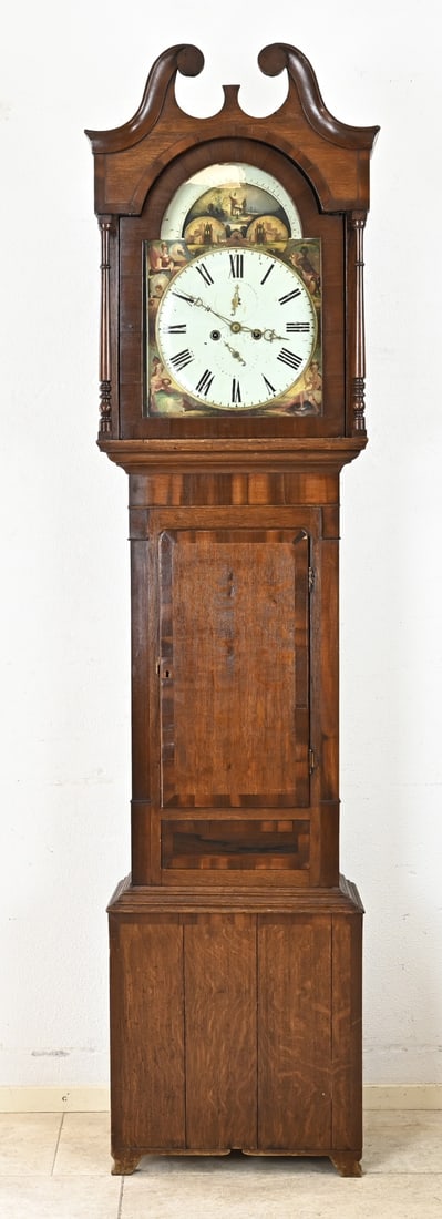 English grandfather clock, H 222 cm.: 19th-century English grandfather clock with seconds, plus day and night function. Oak with mahogany. Eight-day movement. Dimensions: H 222 cm. In fair/good condition.