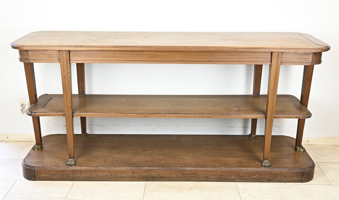 Mahogany tiered table: Old/antique mahogany tiered table with bronze claw feet. Late 19th century. Dimensions: 92 x 200 x 55 cm. In good condition.
