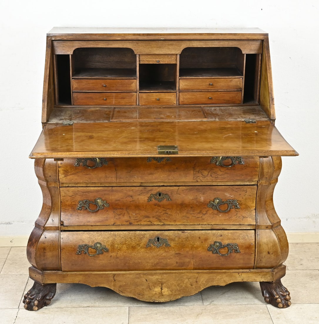 18th-century burr walnut Baroque desk: 18th-century Dutch burr walnut, double-curved, Baroque secretary desk with claw feet and original fittings. Dimensions: 115 x 56 x 115 cm. In good, unrestored condition.
