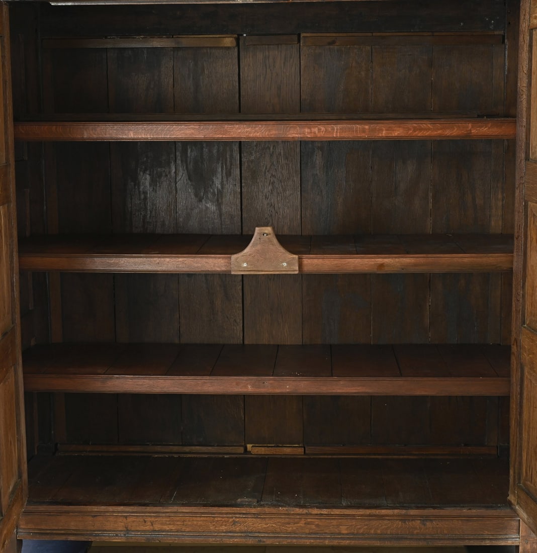 Dutch panel cabinet - 2