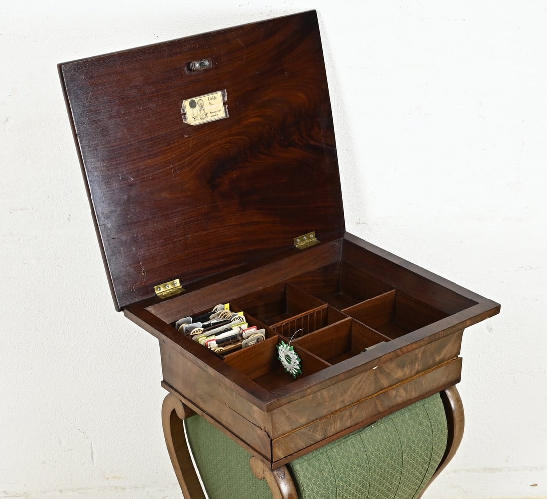 Mahogany sewing table - 2