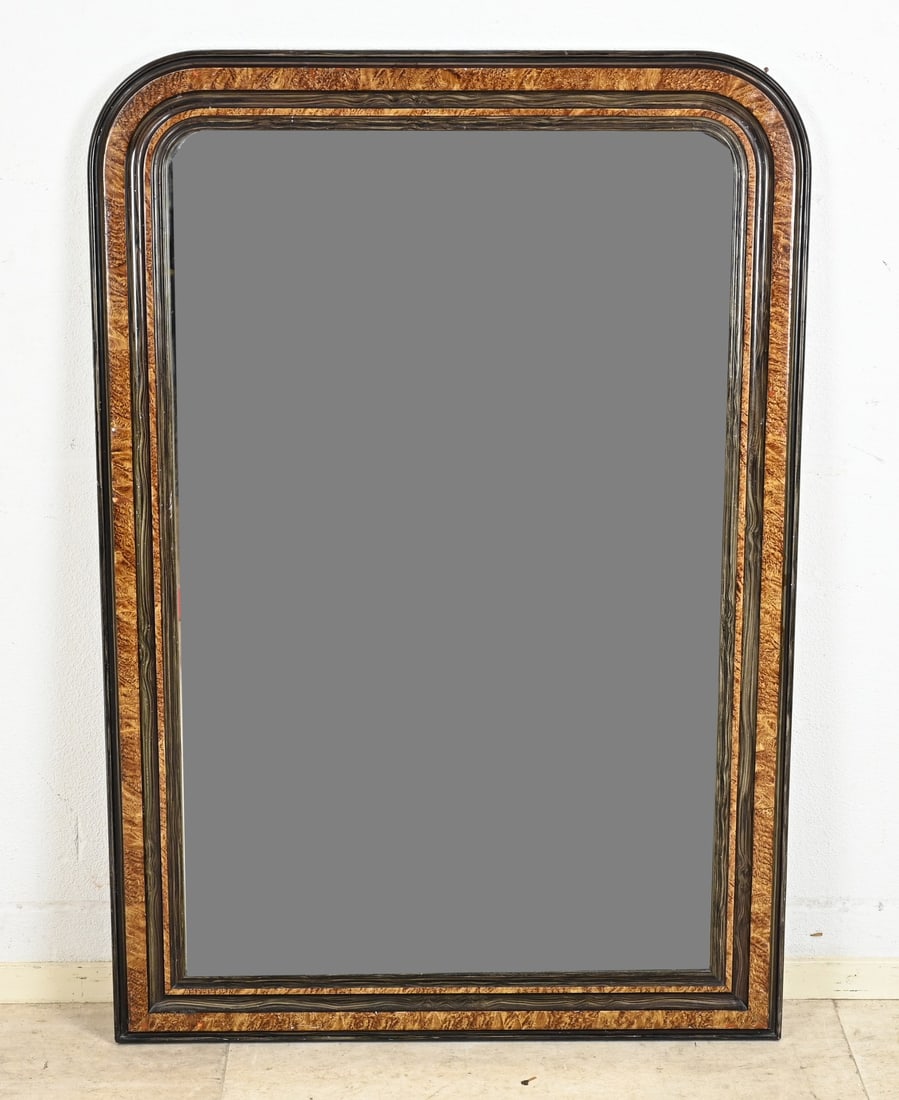 Antique English mirror, 127 x 86 cm.: Antique English mirror with beer paint decoration. Circa 1900. Dimensions: 127 x 86 cm. In good condition.