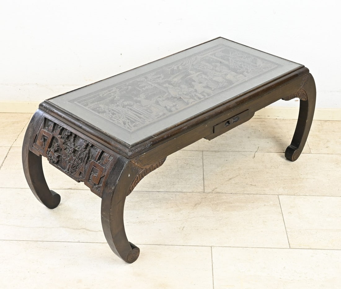Coffee table with carving - 2