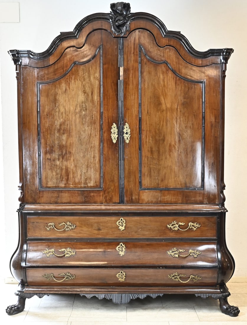Mahogany Louis Quinze cabinet: 18th-century Dutch mahogany Louis XV cabinet with claw feet and heavy bronze fittings. Dimensions: 260 x 210 x 65 cm. In good, unrestored condition.