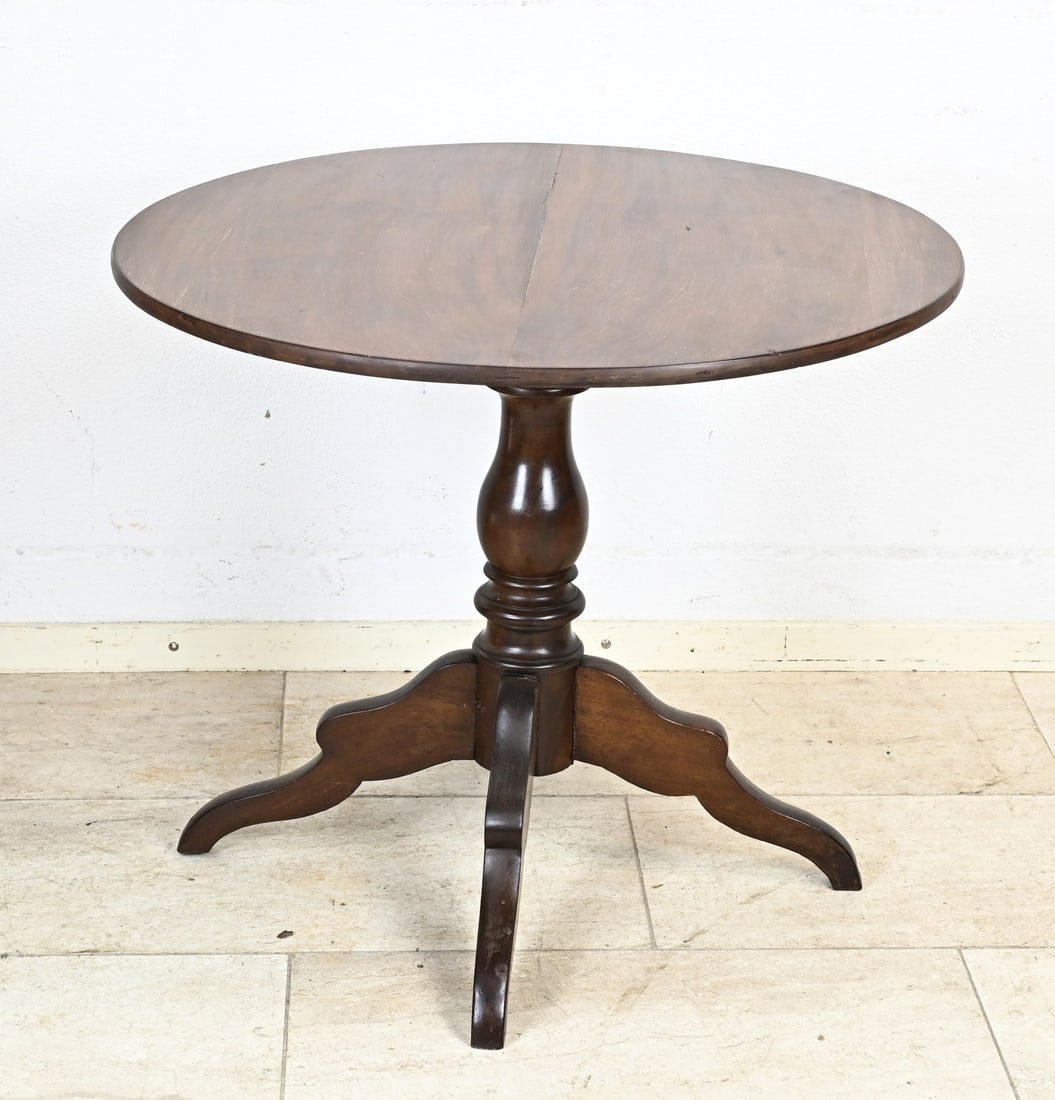 Mahogany side table (1 of 1)
