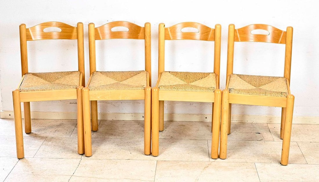 4x Woven chair (beech wood): Four beechwood chairs with woven seats. Mid-20th century. Dimensions: 87 x 43 x 43 cm. In good condition.