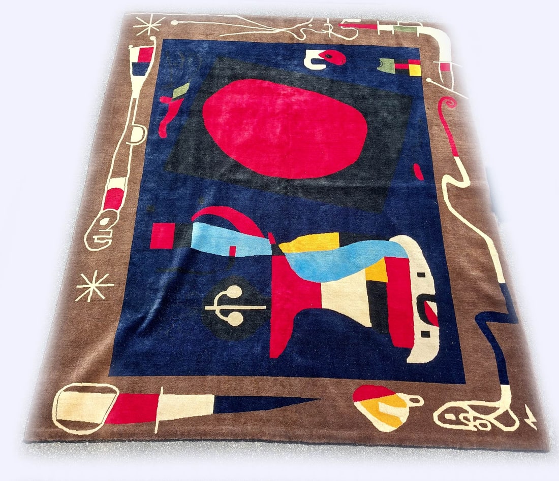 Hand-knotted carpet, Miro style, 247 x 200 cm.: Hand-knotted carpet in Miro style. Modern composition. Dimensions: 247 x 200 cm. In good condition.