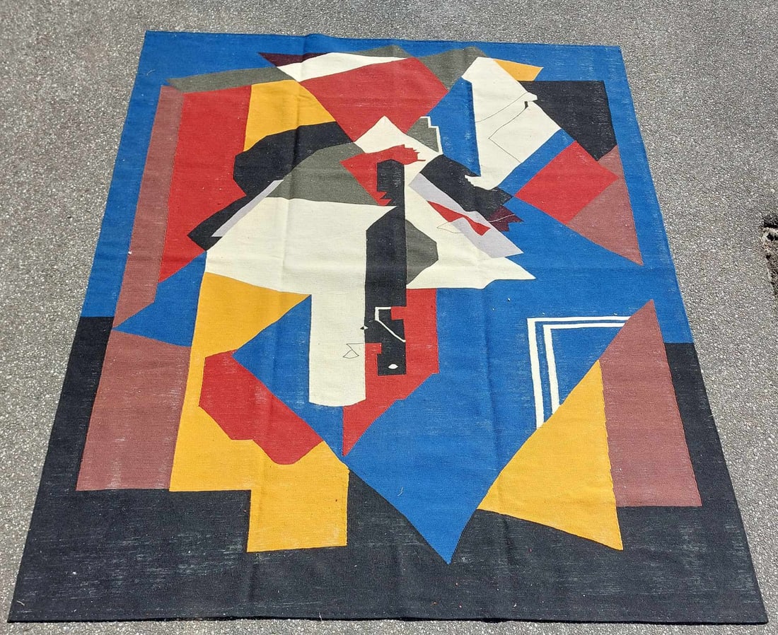 Modern rug, Avant-garde style, 249 x 201 cm.: Modern rug in Avant-garde style. Color: blue/red. Dimensions: 249 x 201 cm. In good condition.
