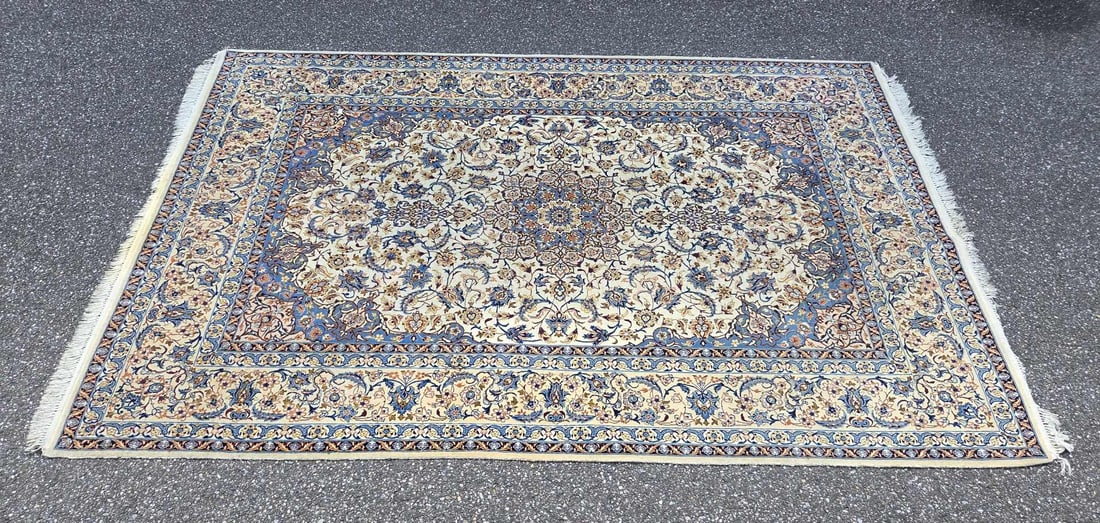 Hand-knotted Persian rug. 248x160 cm: Beautiful floral decorated Persian rug, lovely light color, 248x160 cm cond G.