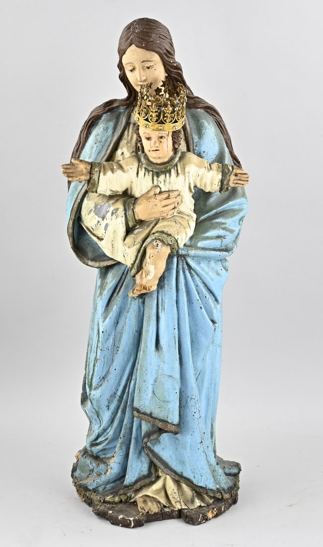 Wooden Mary, H 78 cm.: Early 19th-century religious carved wood sculpture with polychromy. Mary with the Child Jesus. Dimensions: H 78 cm. Minor damage. In fair/good condition.