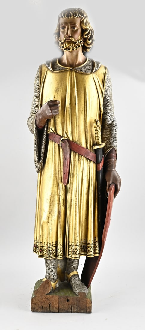 Large wooden statue, 109 cm.: Large 19th-century carved wooden crusader with polychromy and gilding. Dimensions: H 109 cm. In good condition.