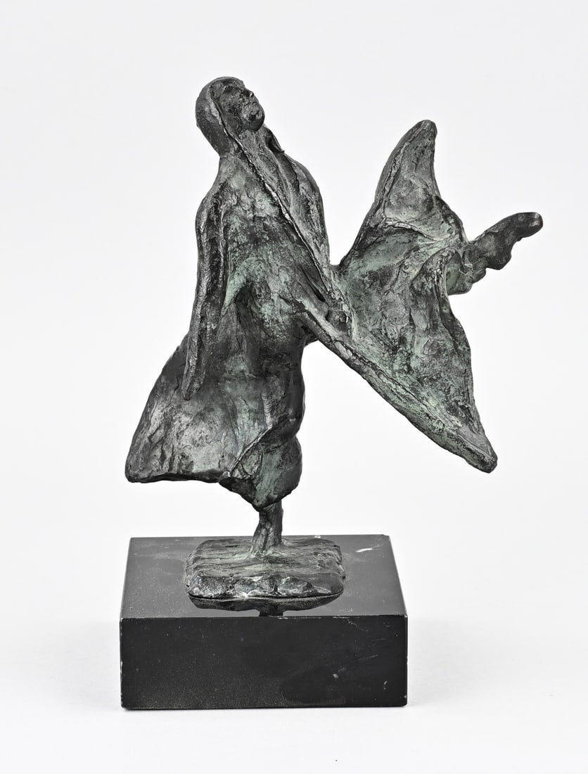Frank Rosen, Dancer: Frank Rosen. Dancer. Bronze dancer on a black marble base. Amersfoort 1946. Second half of the 20th century. Dimensions: H 27 cm. In good condition.