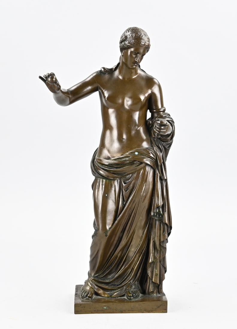 Ferdinand Barbedienne Fondeur, Greek lady: Ferdinand Barbedienne Fondeur. 19th-century bronze statue of a Greek lady. 1810–1892 Paris. Dimensions: H 40.5 cm. In good condition.