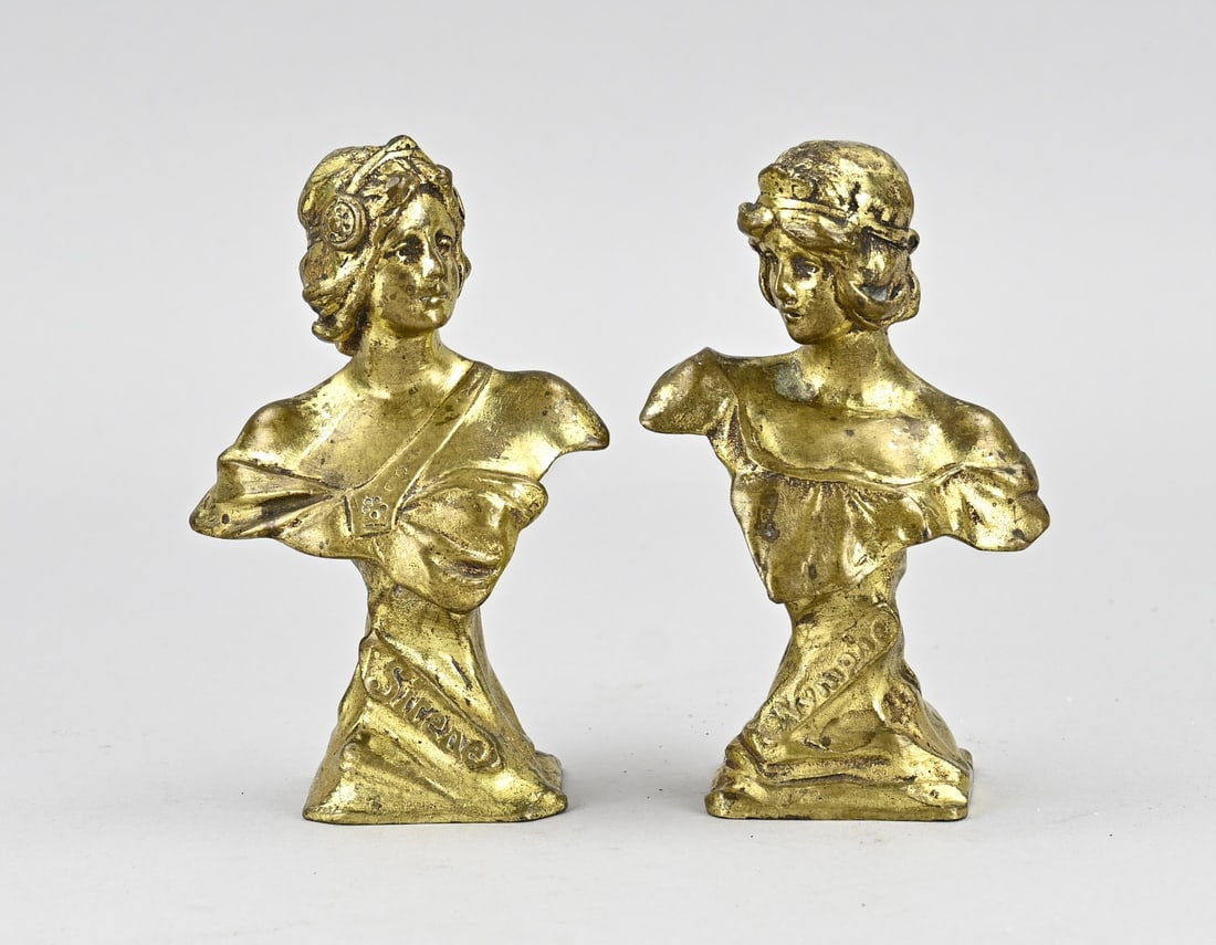 2x Bronze bust, 1900: Two antique gilded bronze Art Nouveau busts. France. Circa 1900. Dimensions: 13.5 x 14 cm. In good condition.