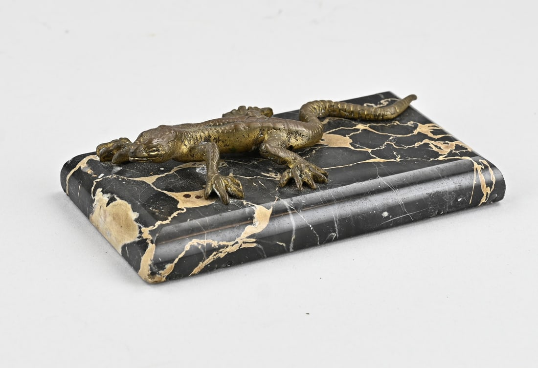 Paperweight/sculpture, 1930 (1 of 1)