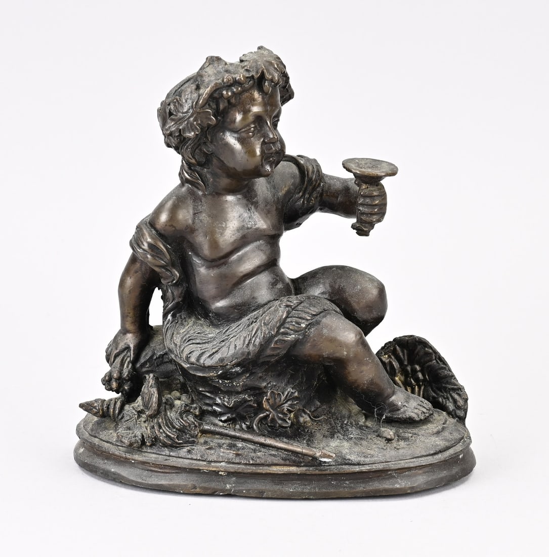 Bronze Bacchus figure with wine chalice: Bronze Bacchus figure with wine chalice. Second half of the 20th century. Dimensions: 21 cm. In good condition.