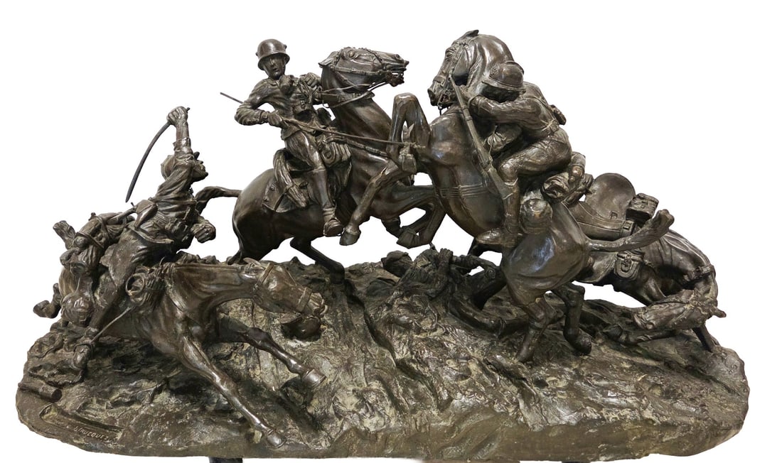 Bronze figure group: Very large, antique bronze figure group. Germany against France, WWI. By Maurice Waucguez, 1896 - 1990. Cavalry battle. Dimensions: 54 x 106 x 40 cm. In good original condition.