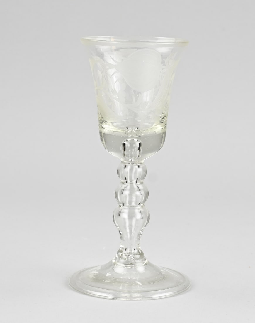 Mouth-blown glass (18th century) (1 of 1)