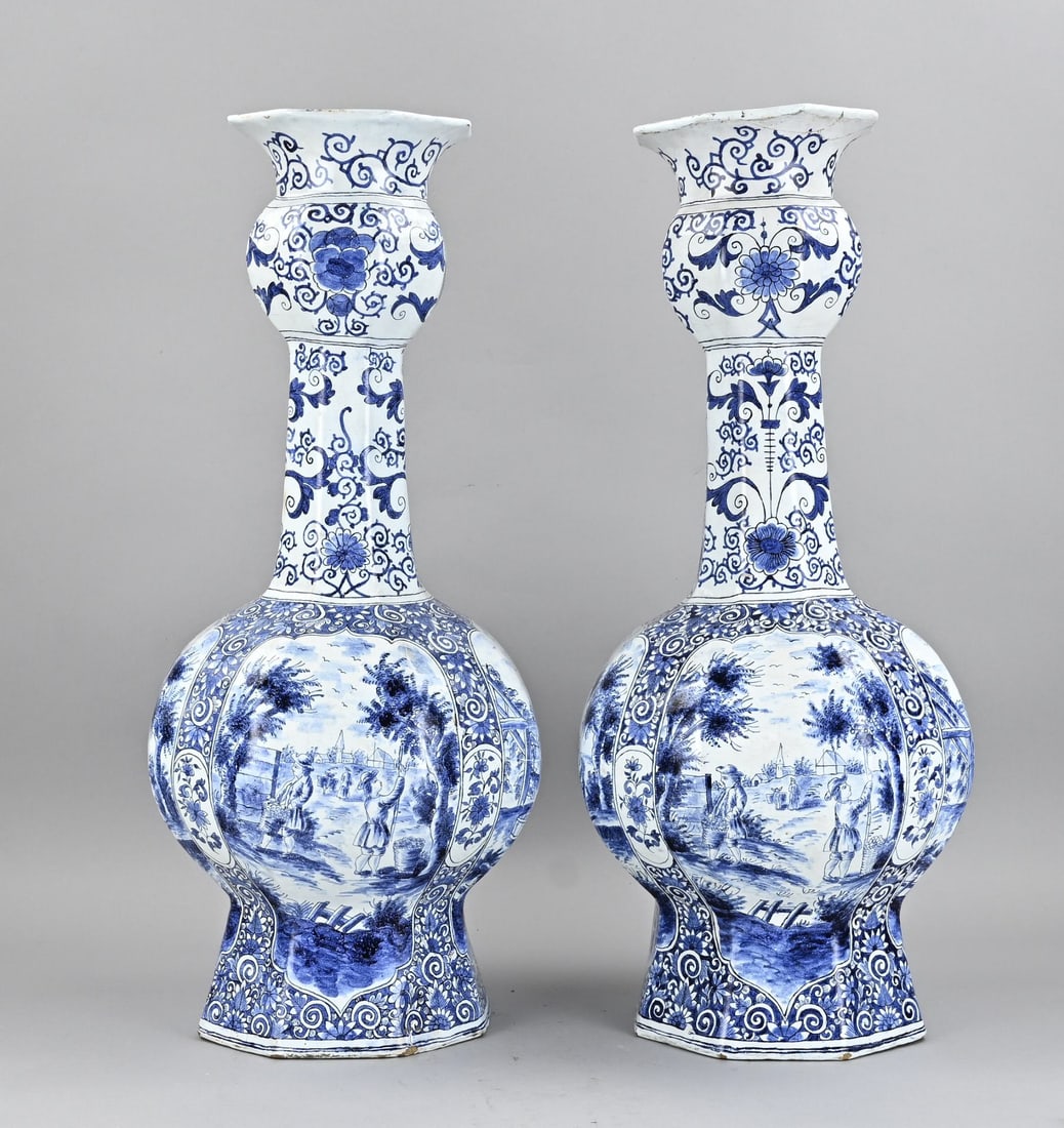 2x Delft vase, H 55.5 cm. (1 of 3)