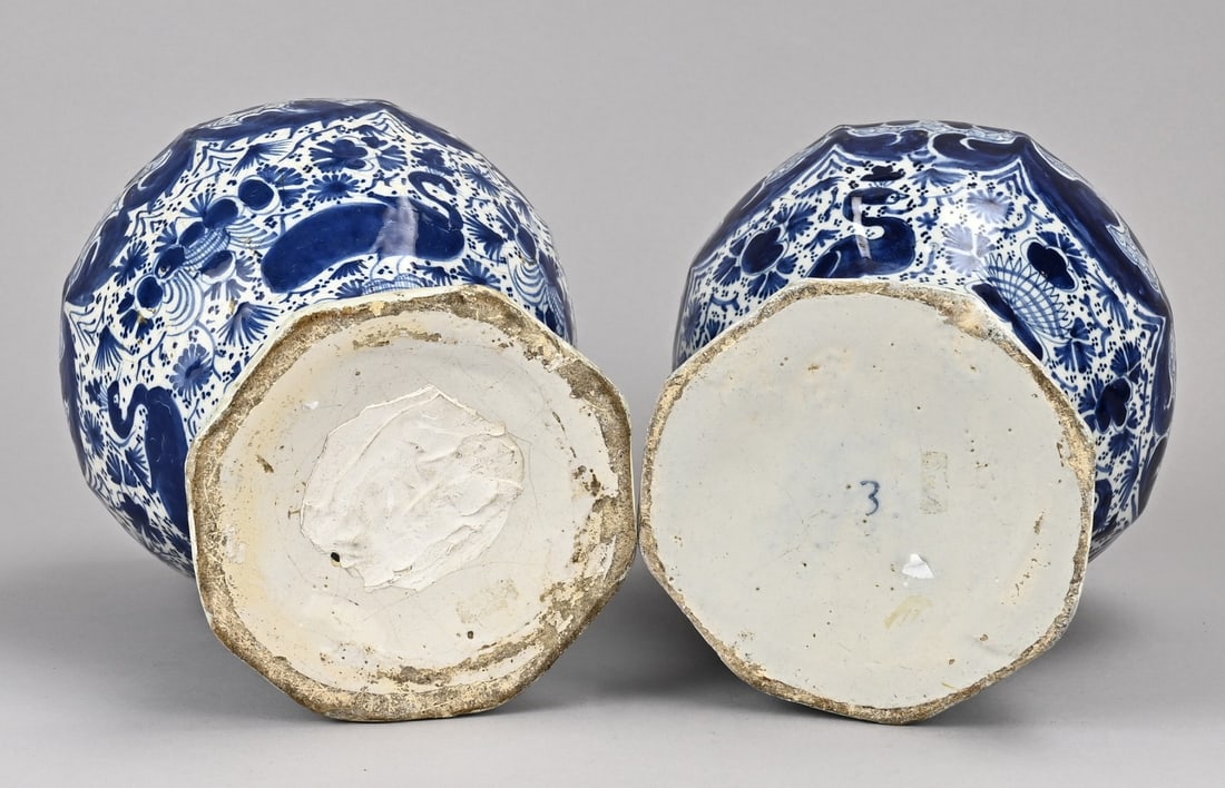 2x Delft lidded pot - 2