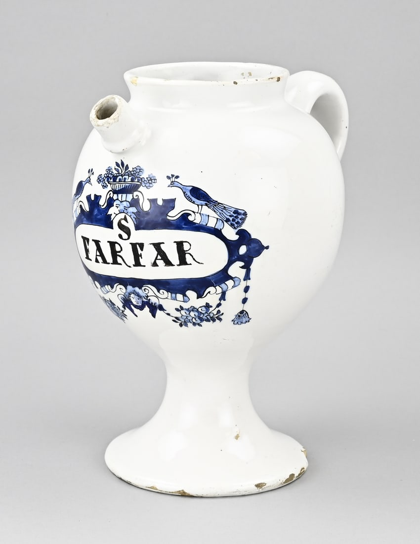 Delft apothecary jar (1 of 3)