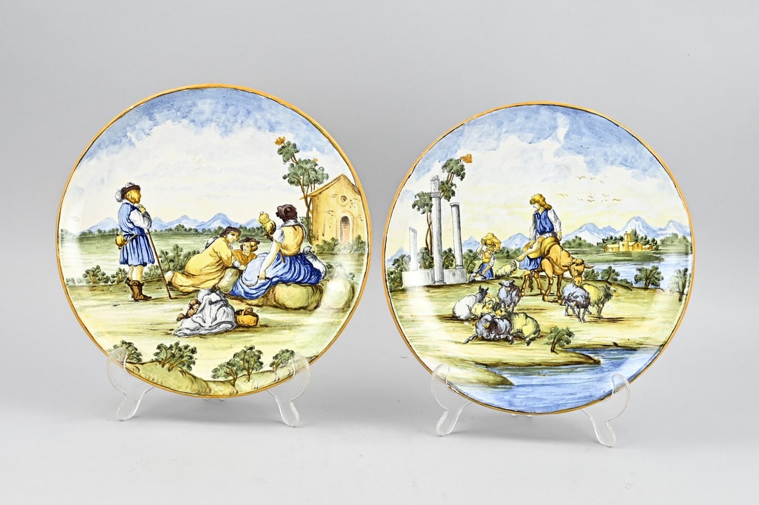 2x Majolica plate Ø 26 cm. (1 of 2)
