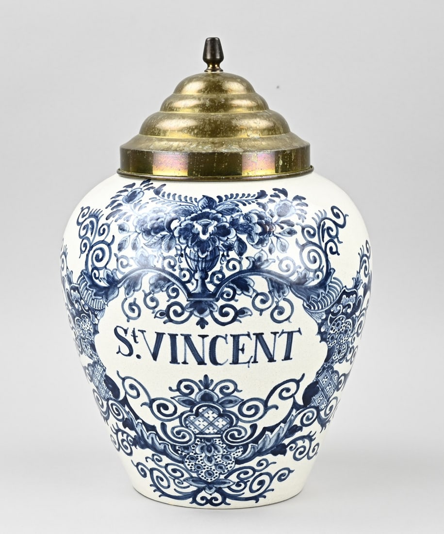 Delft tobacco jar, H 37 cm.: Delft faience tobacco jar 'St. Vincent'. First half of the 20th century. Dimensions: H 37 cm. In good condition.