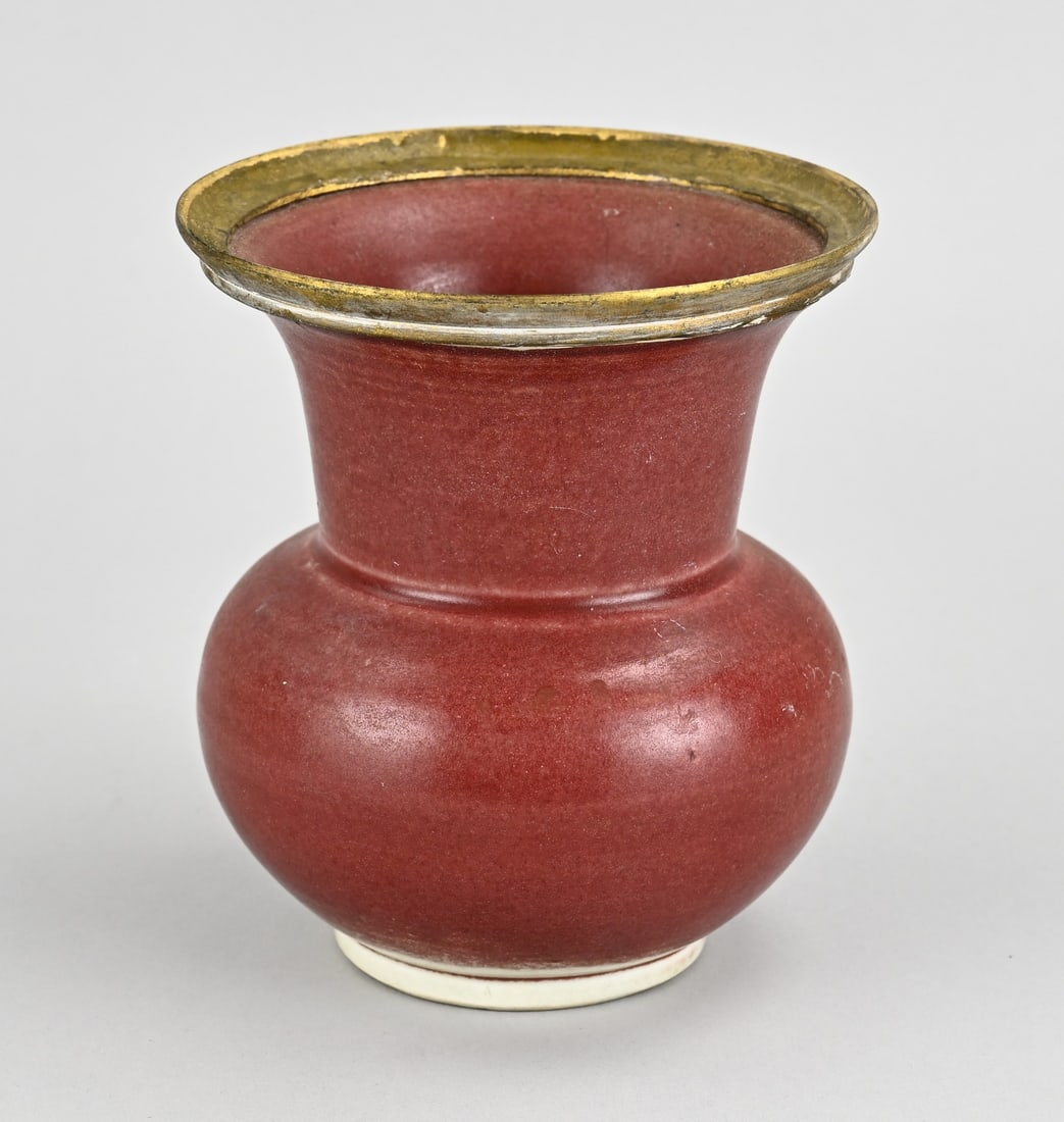 Boar's mane vase, H 15 cm.: Old Chinese porcelain vase with sang de boeuf glaze. Dimensions: H 15 x Ø 13.4 cm. In good condition.