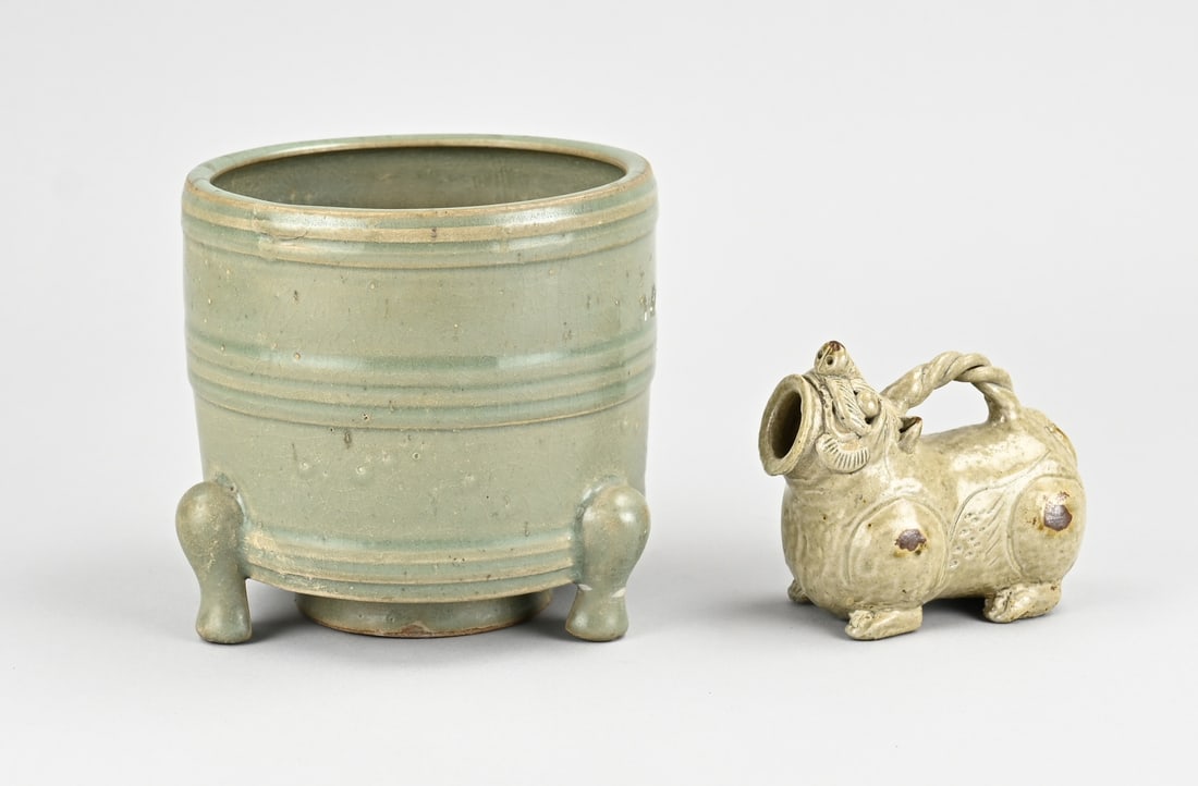 Chinese brushpot + pitcher (1 of 1)