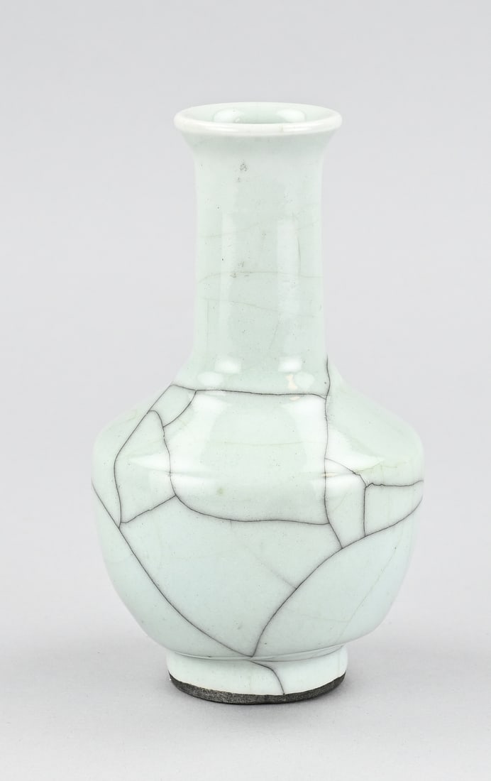 Old/antique celadon pipe vase, H 18 cm.: Old/antique Chinese porcelain celadon vase. Dimensions: H 18 cm. In good condition.