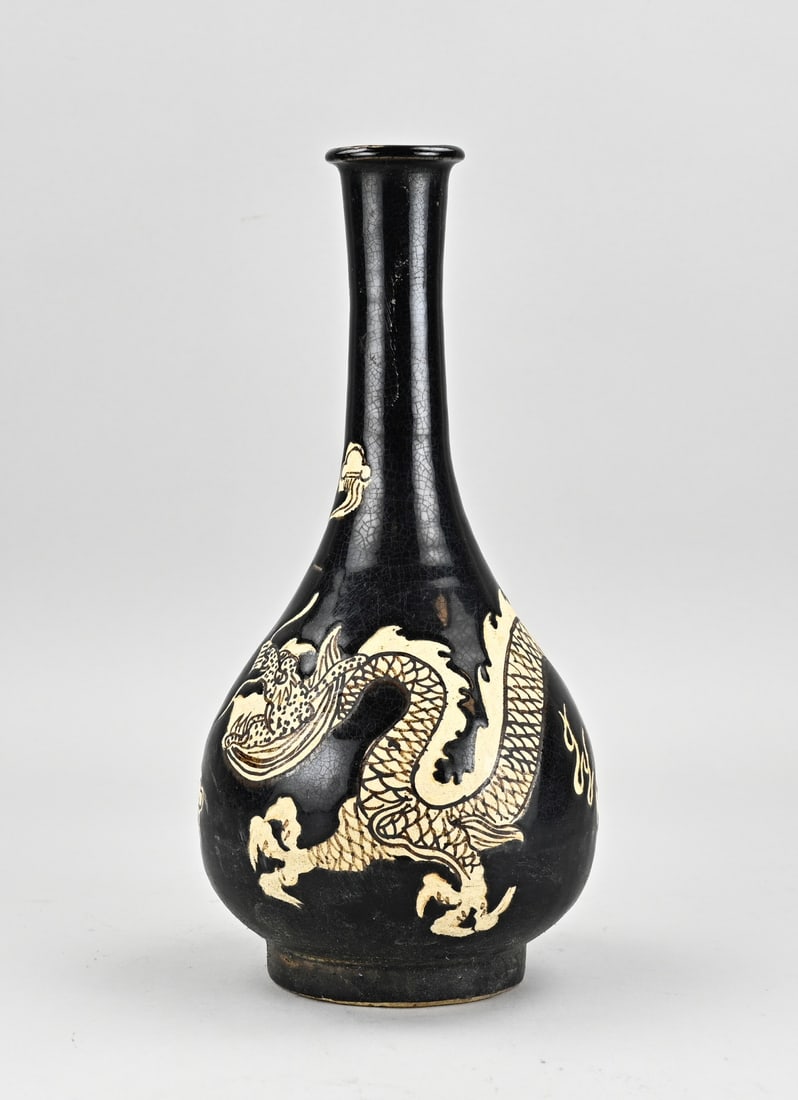 Chinese sung dragon vase, H 30.2 cm.: Chinese porcelain Sung dragon vase with thick glaze. Dimensions: H 30.2 cm. In good condition.