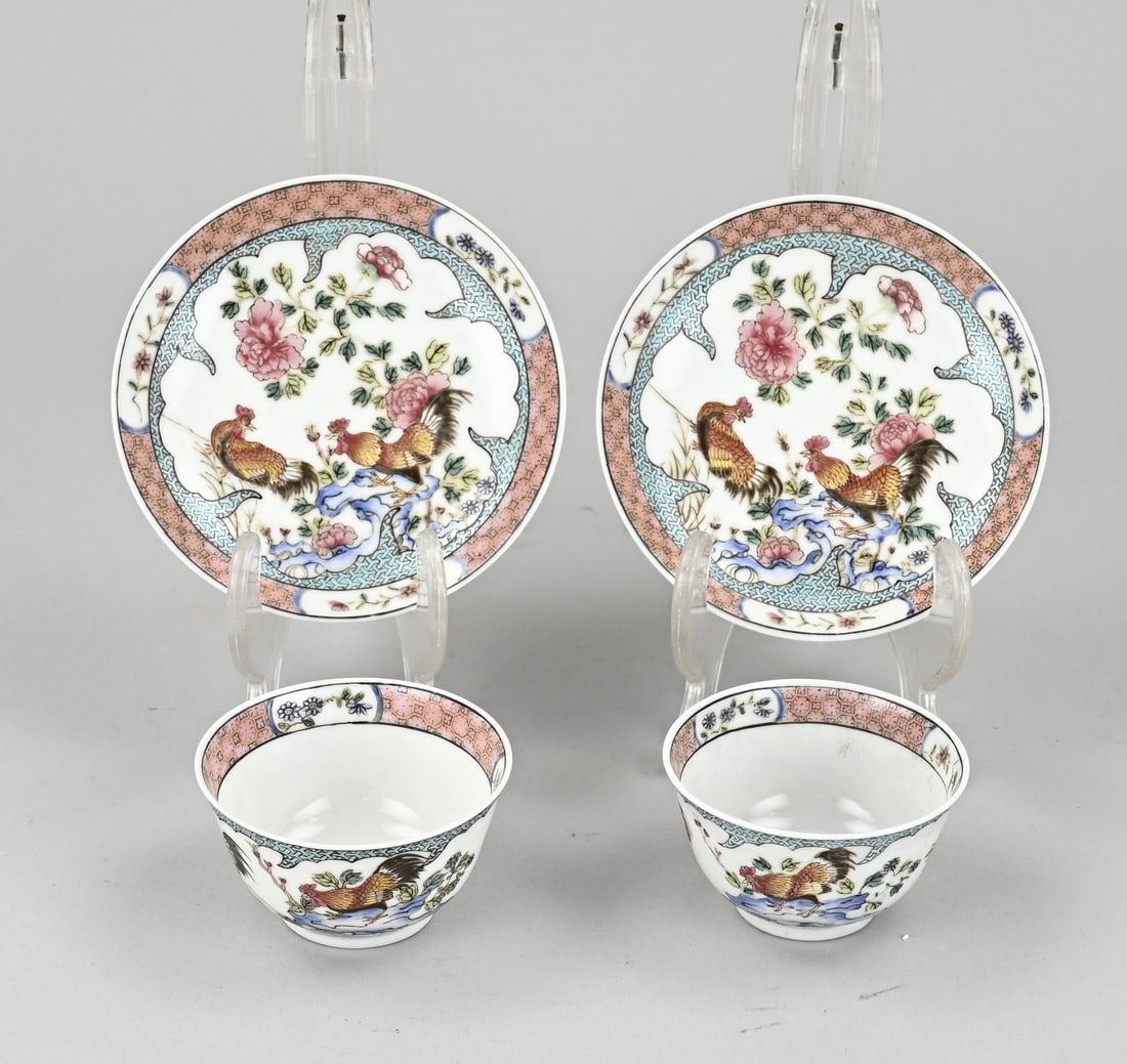 2x Antique Chinese chicken cup + saucer: Two antique Chinese porcelain family rose chicken cups and saucers. Dimensions: 7 - Ø 10.6 cm. In good condition.