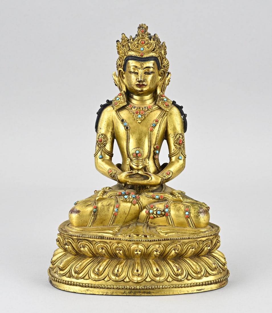 Antique Chinese Buddha, H 24.9 cm.: Antique Chinese Tibetan gilded bronze Buddha Amitayus, inlaid with turquoise and red coral (some missing). Signed on the front bottom. With base mark. Dimensions: H 24.9 cm. In good condition.