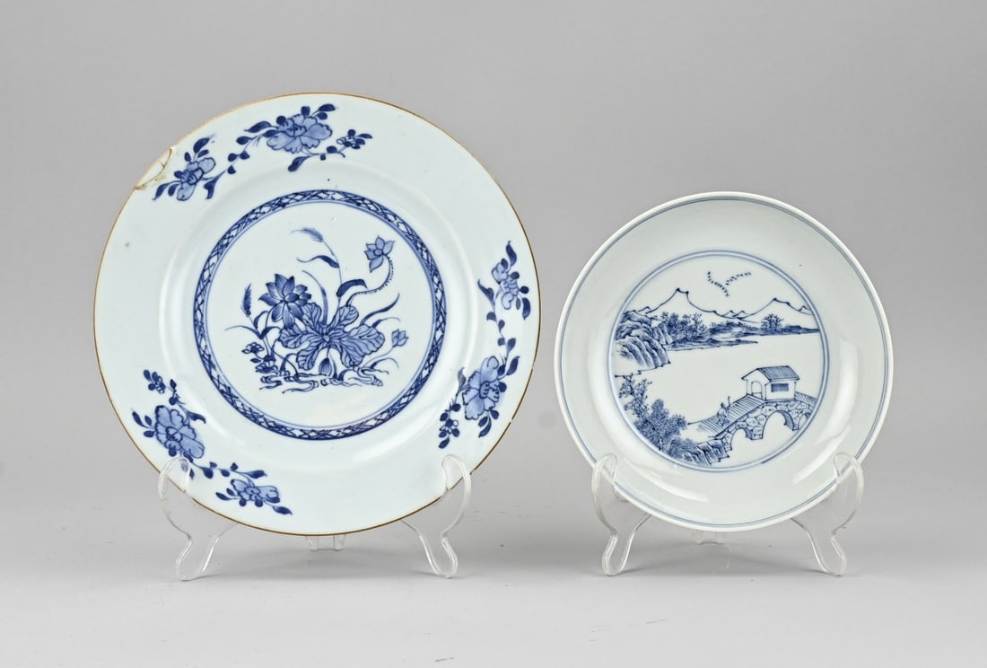 2x Chinese plate Ø 17.3 - 22.8 cm.: Two Chinese porcelain plates. 1x with landscape + six-character base mark. 1x Cheng Lung, floral, damaged. Dimensions: Ø 17.3 - 22.8 cm. In good/fair condition.