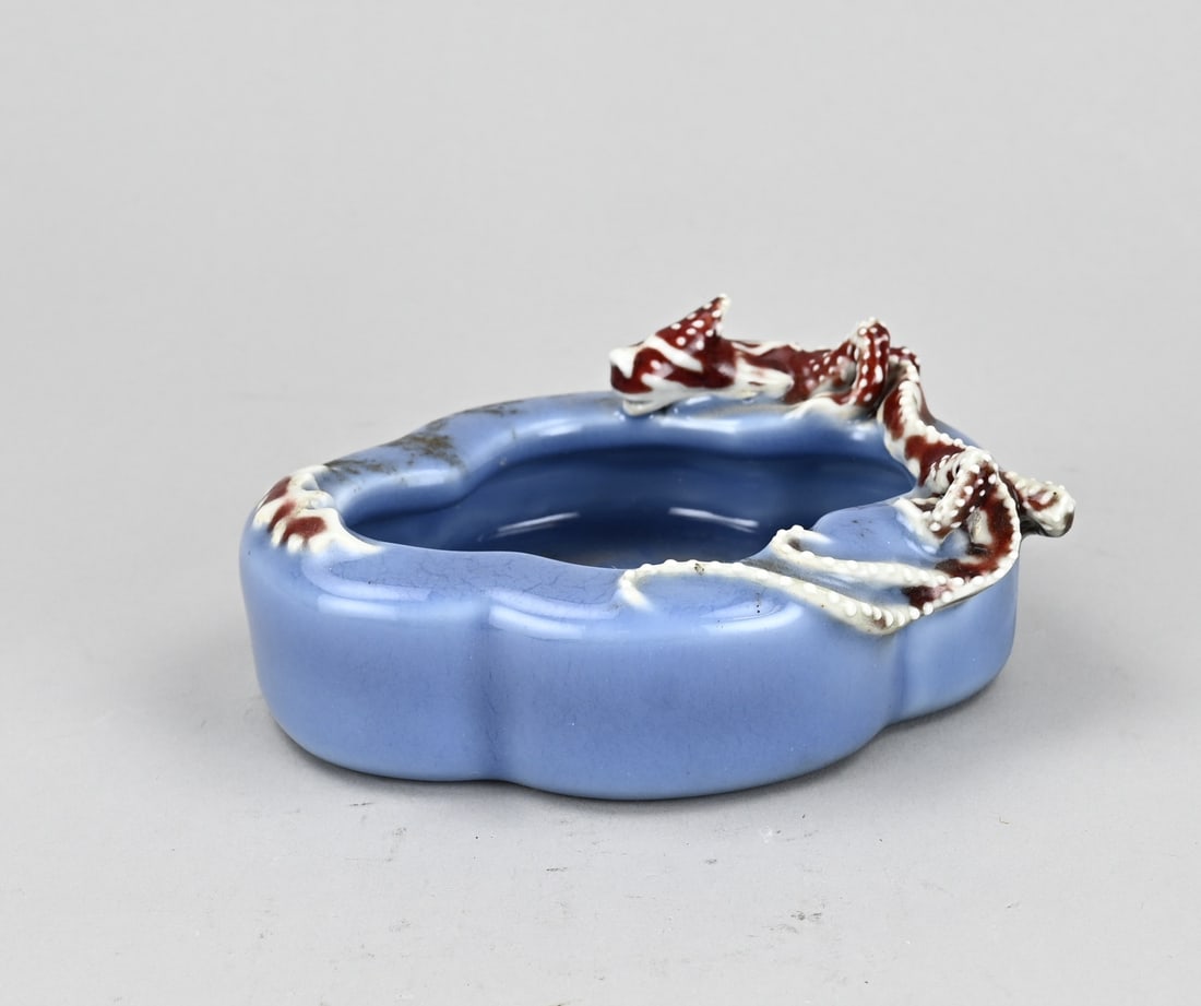 Chinese water pot: Antique Chinese porcelain water pot with blue glaze and red dragon. Dimensions: 11 x 13 x 5 cm. In good condition.