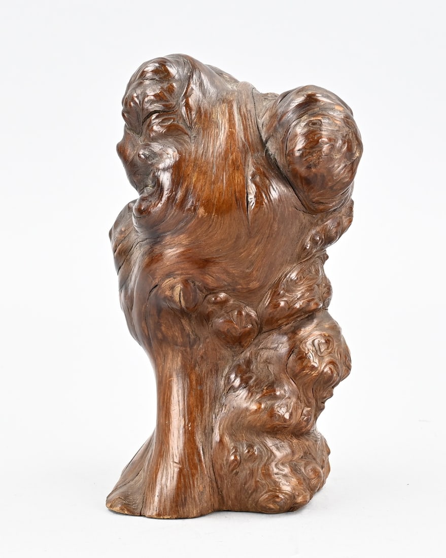 Chinese hardwood sculpture, H 23.5 cm.: Antique Chinese hardwood sculpture (root wood). Circa 1900. Dimensions: H 23.5 cm. In good condition.