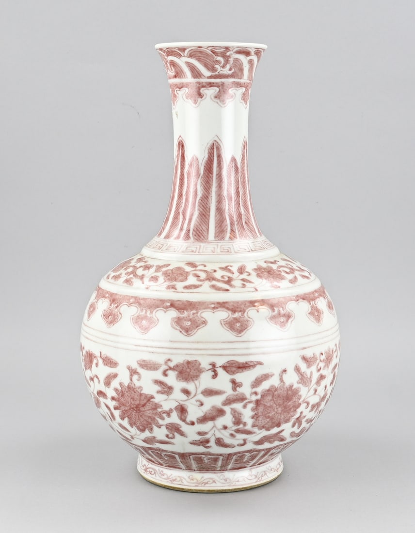 Chinese vase, H 41.5 cm. (1 of 1)
