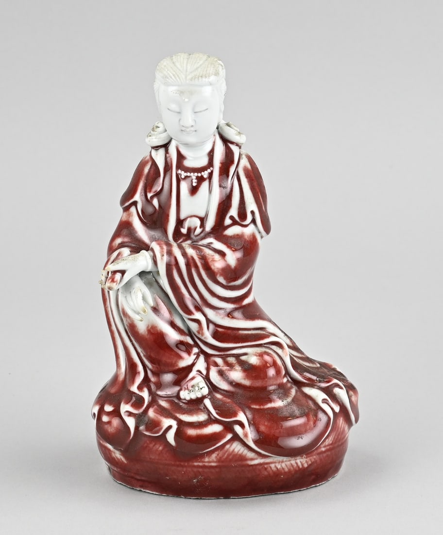 Quan Yin figure, H 19 cm.: Old Chinese porcelain Quan Yin figure with Sang de Boeuf glaze + base mark. Dimensions: H 19 cm. In good condition.