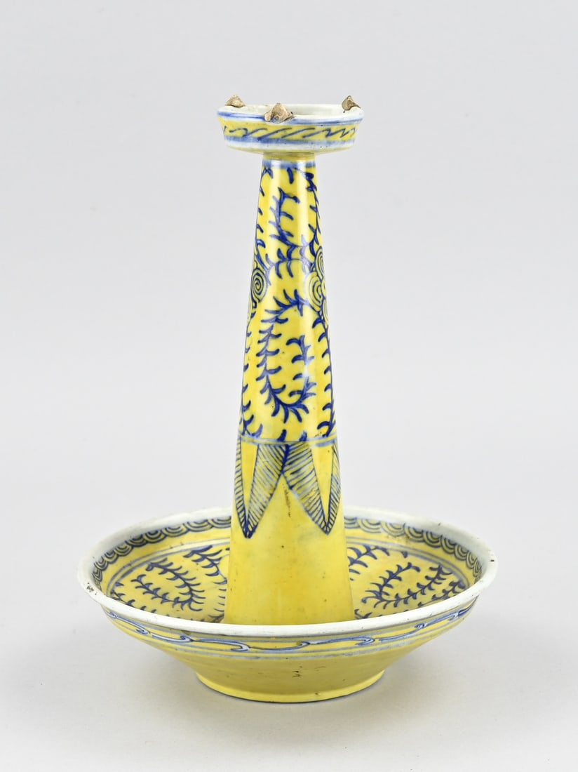 Chinese oil lamp, H 42 cm. (1 of 1)